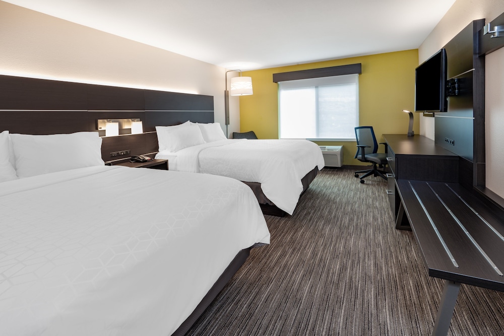 Suite, 2 Queen Beds, Mountain View - Photo 2