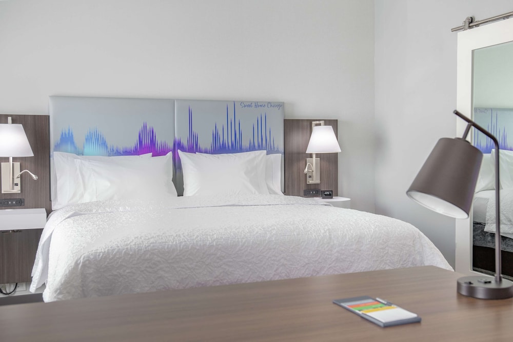 Room, 1 King Bed, Accessible (Mobility & Hearing, Roll-in Shower) - Photo 7