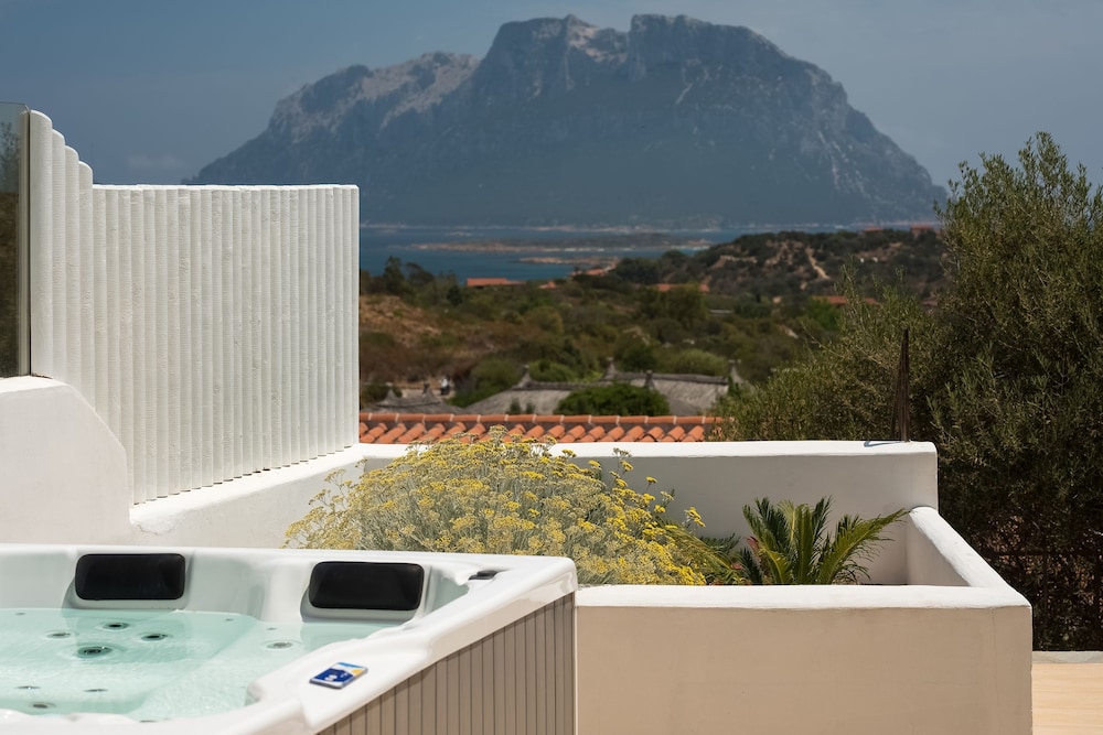 Junior Studio Suite, 1 Bedroom, Hot Tub, Sea View - Photo 3