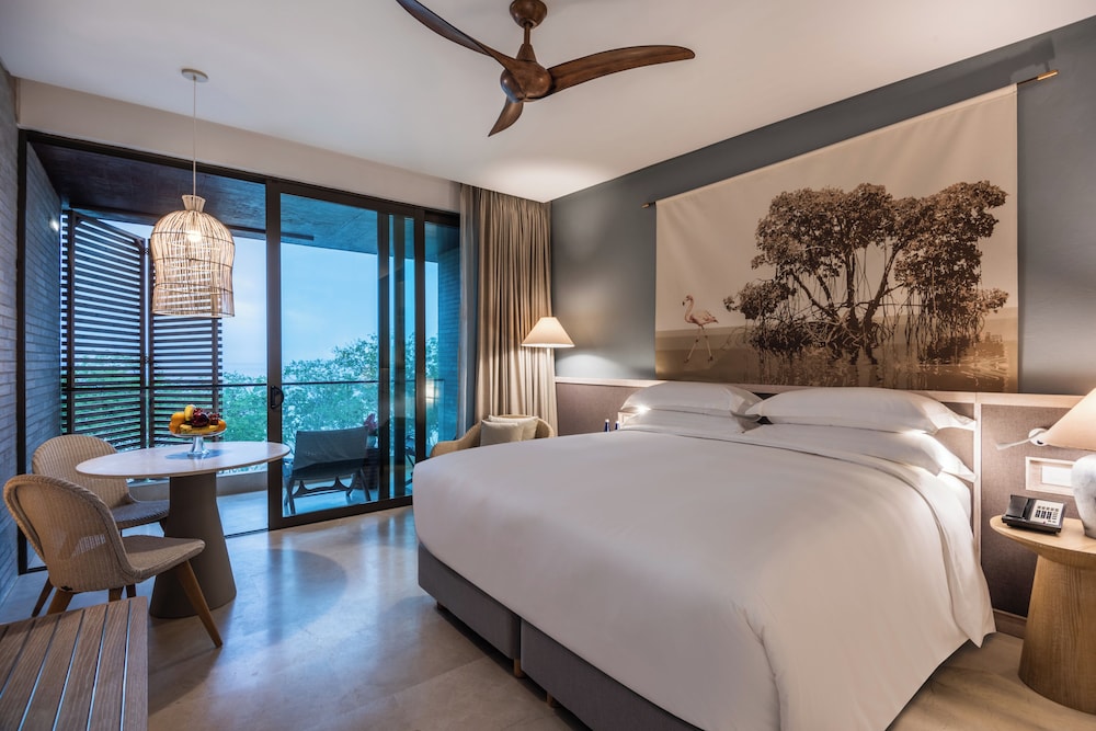 Signature 1 King Beach Front - Photo 1