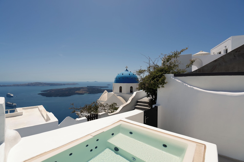 You and Me Cove with Outdoor Heated Plunge Pool