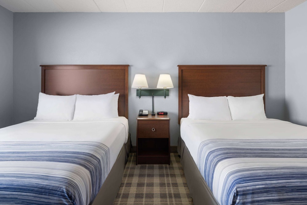 Room, 2 Queen Beds, Non Smoking (Pet Friendly) photo 1