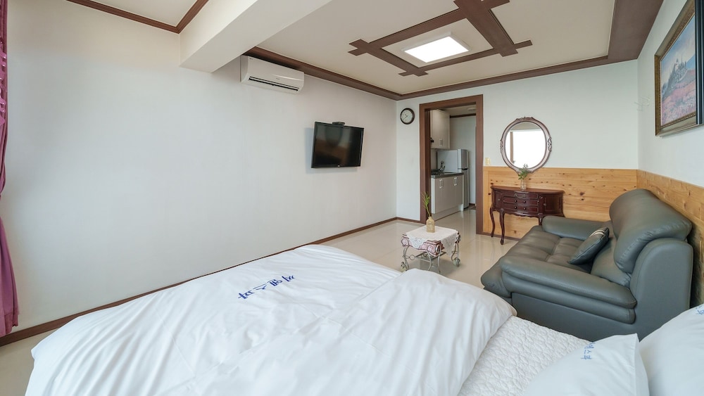 Basic Room, 1 Bedroom (103 Melonyellow) - Photo 6