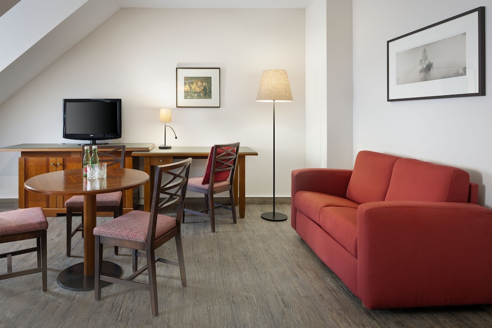 Family Suite, 2 Bedrooms, Garden View photo 1