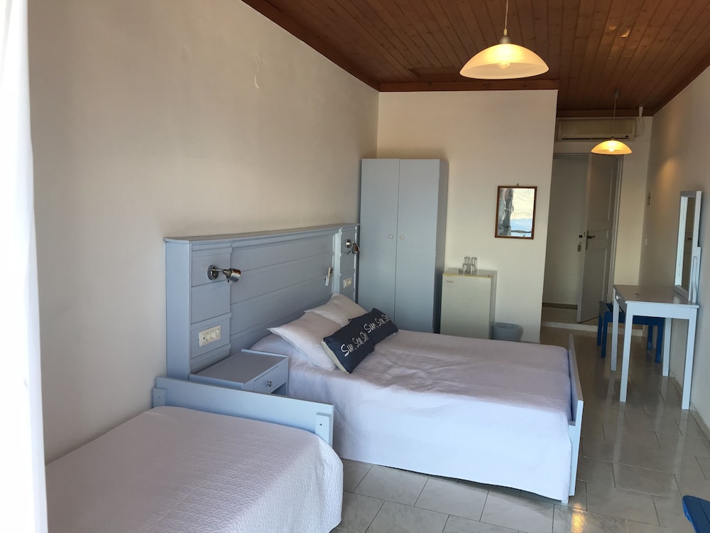 Basic Triple Room photo 1
