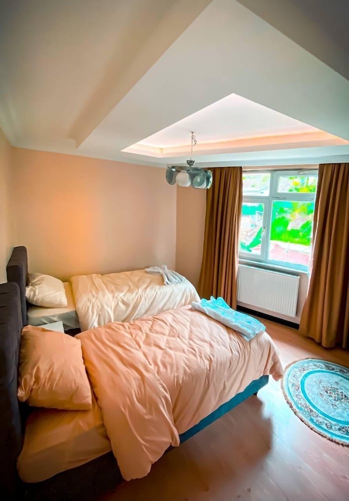 Panoramic Penthouse, 2 Bedrooms, Lake View photo 3