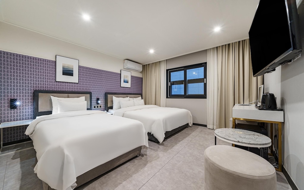 Room (Deluxe Twin - Starbucks Coffee PKG (N) - Photo 10