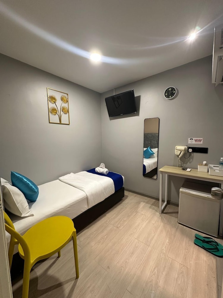 Deluxe Single Room