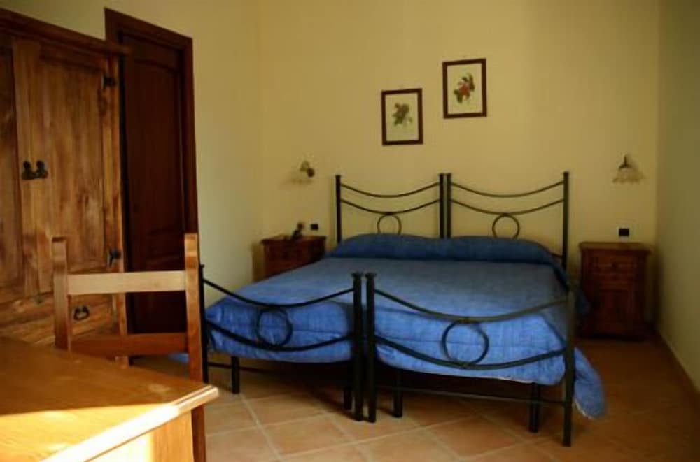 Basic Double or Twin Room, 1 Bedroom, Mountain View, Mountainside (Pompei) photo 1