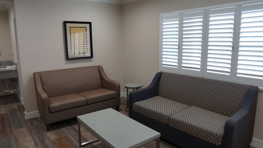 Family Room, Multiple Beds, Non Smoking - Photo 4