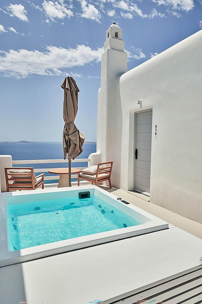 Deluxe Room, 1 King Bed, Terrace, Sea View (Hot Tub) photo 3