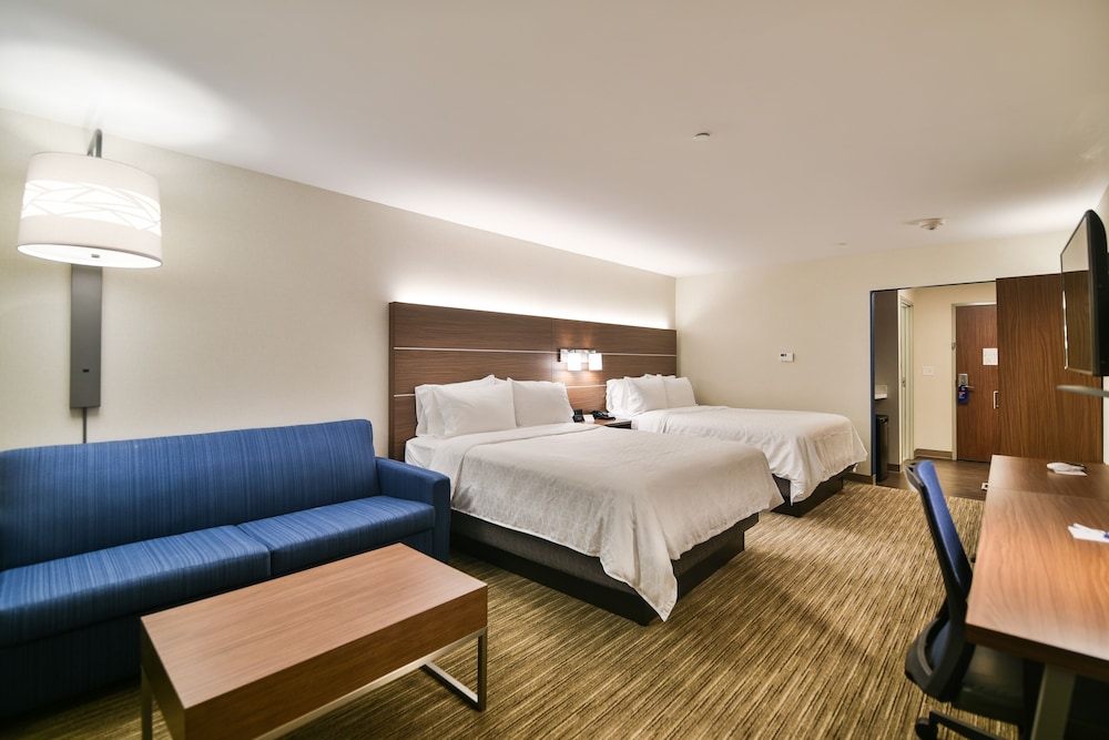 Suite, 2 Queen Beds, Accessible (Communications) photo 1
