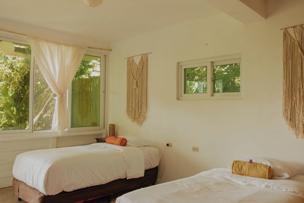 Economy Twin Room photo 1