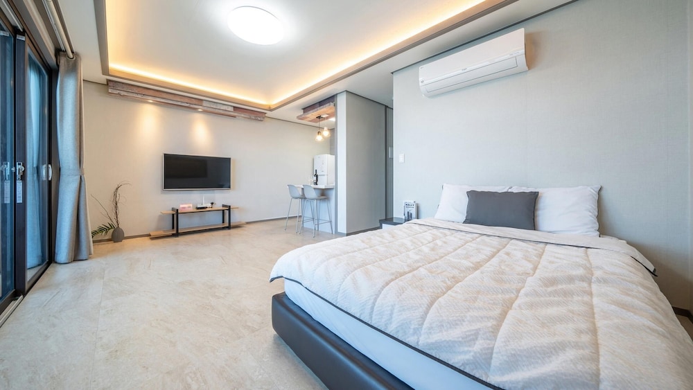 Basic Room, 1 Bedroom (ROOM 101) - Photo 2