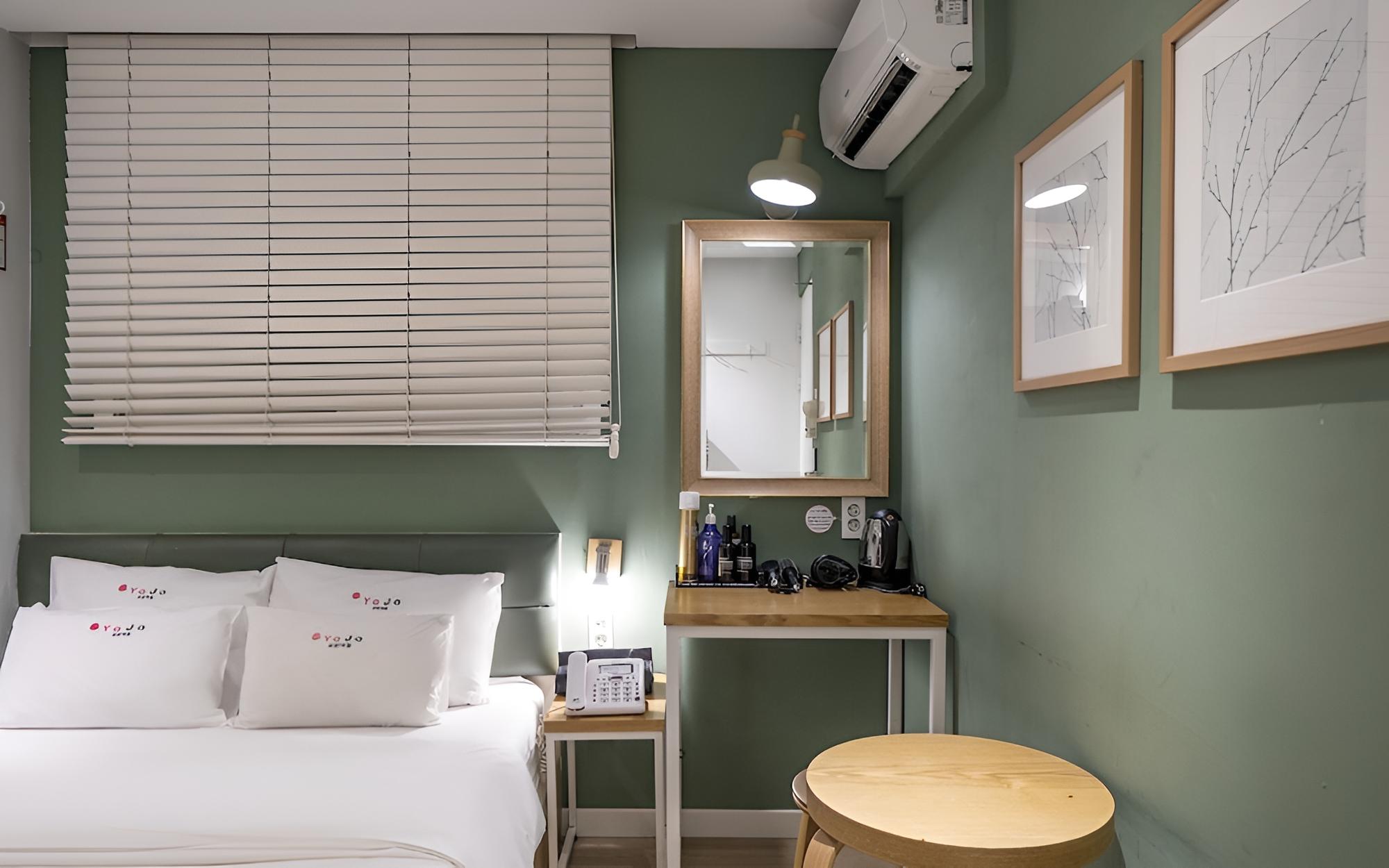 Room (Standard room)