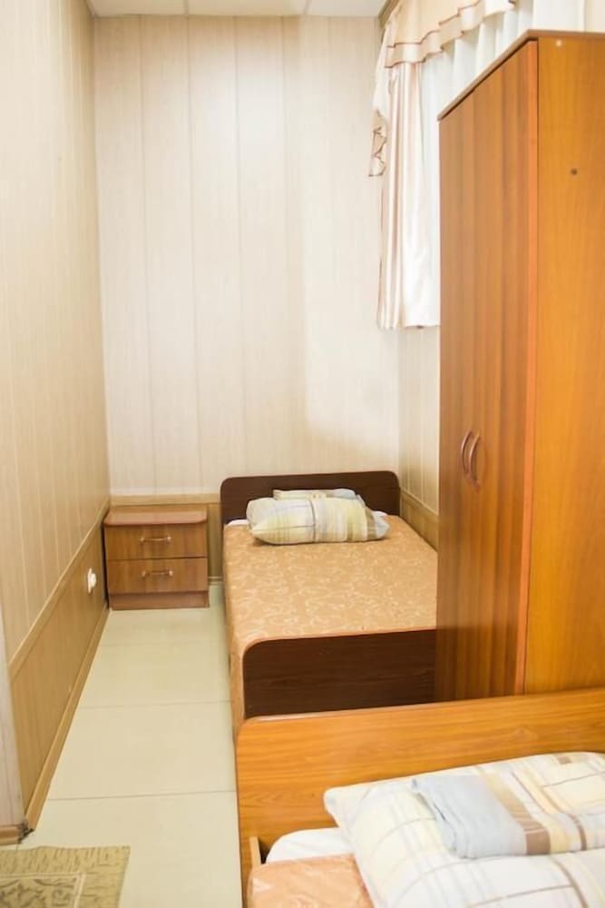 Standard Twin Room, Shared Bathroom photo 3