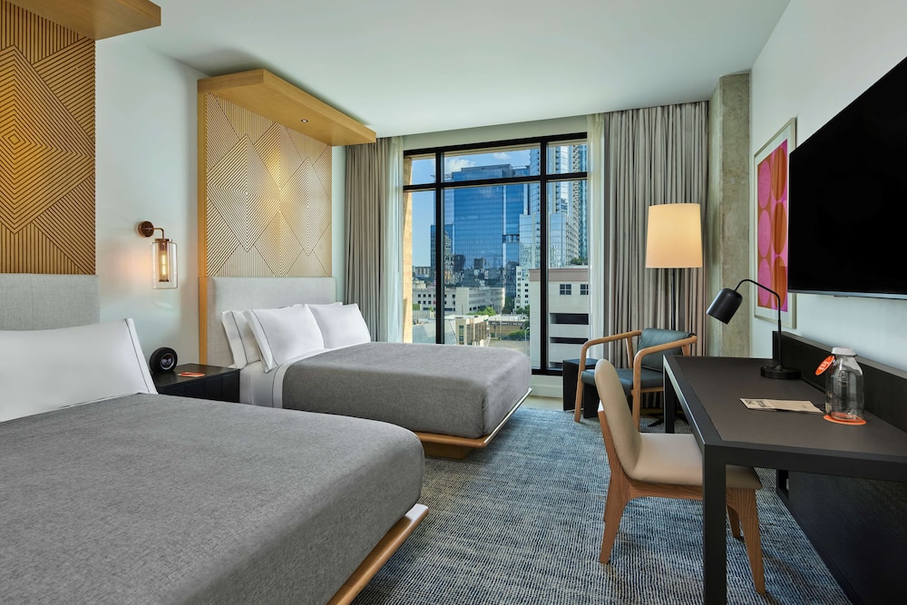 Room, 2 Queen Beds, Accessible, Bathtub - Photo 2