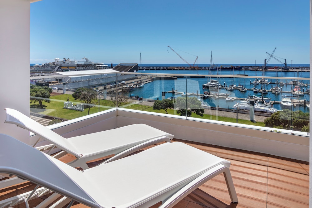 Premium Suite, Sea View thumbnail 5