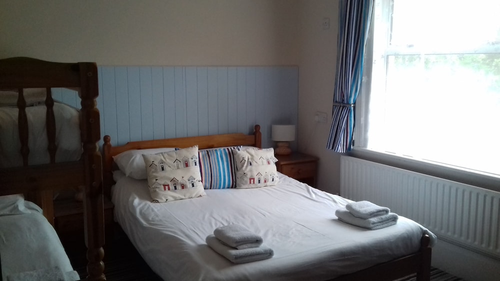 Family Quadruple Room, Multiple Beds photo 2