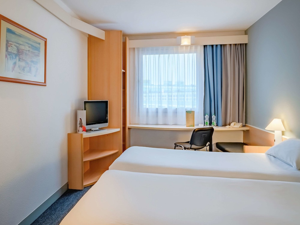 Standard Twin Room, 2 Twin Beds photo 3