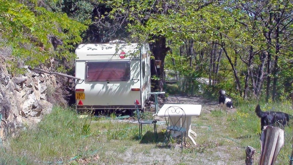 Caravan 6/8 photo 1