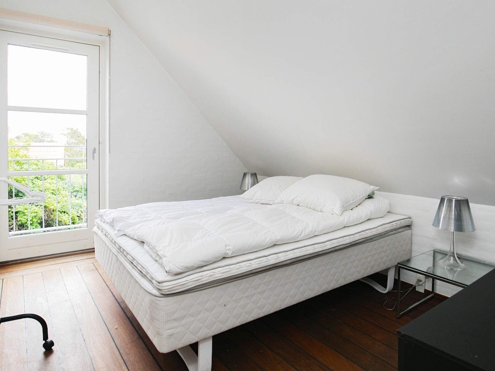 Apartment photo 3