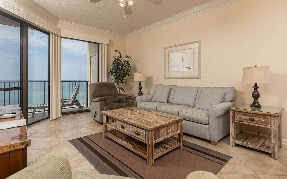 Condo, 2 Bedrooms