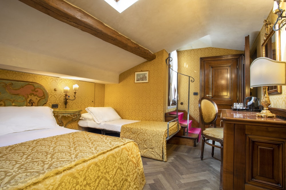 Panoramic Room, Terrace, Canal View photo 3