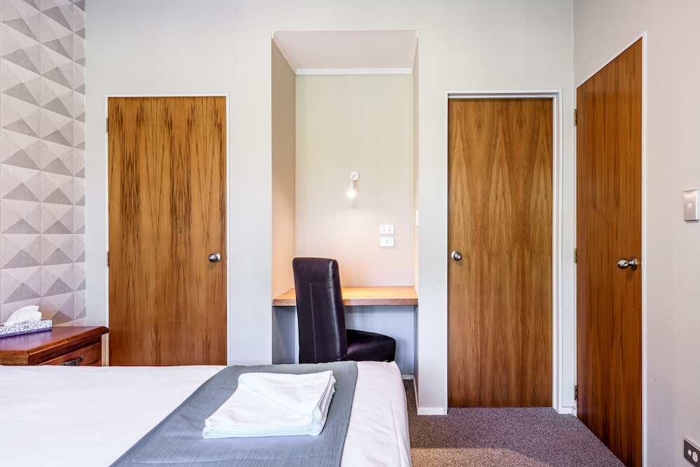 One-Bedroom Suite - Photo 1