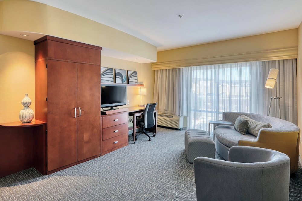 Studio, 1 King Bed with Sofa bed, City View photo 1