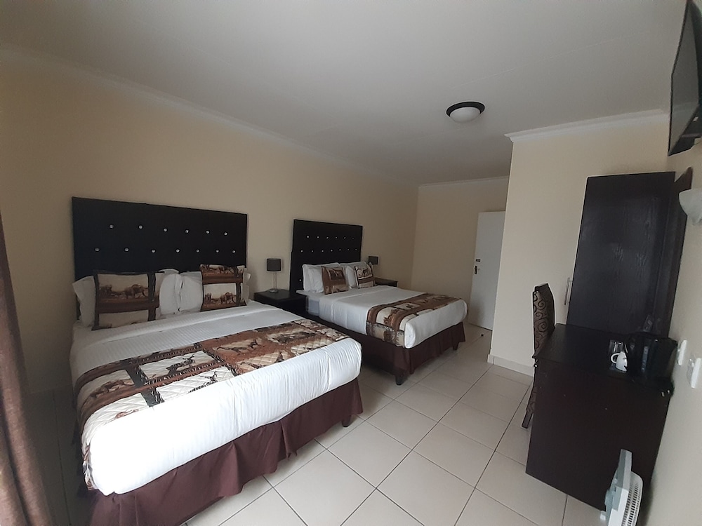 Family Quadruple Room photo 1