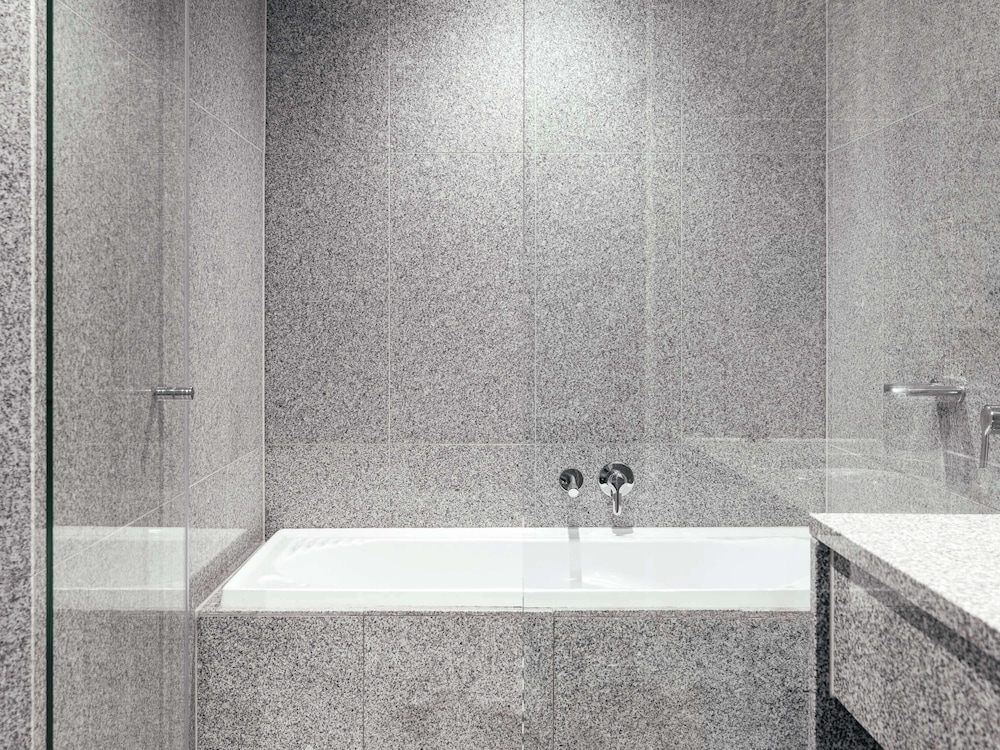 Interconnecting Family Suite (Twin) - Photo 4