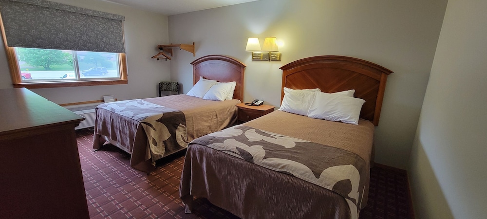 Standard Room, 2 Double Beds, Non Smoking, Refrigerator & Microwave photo 2