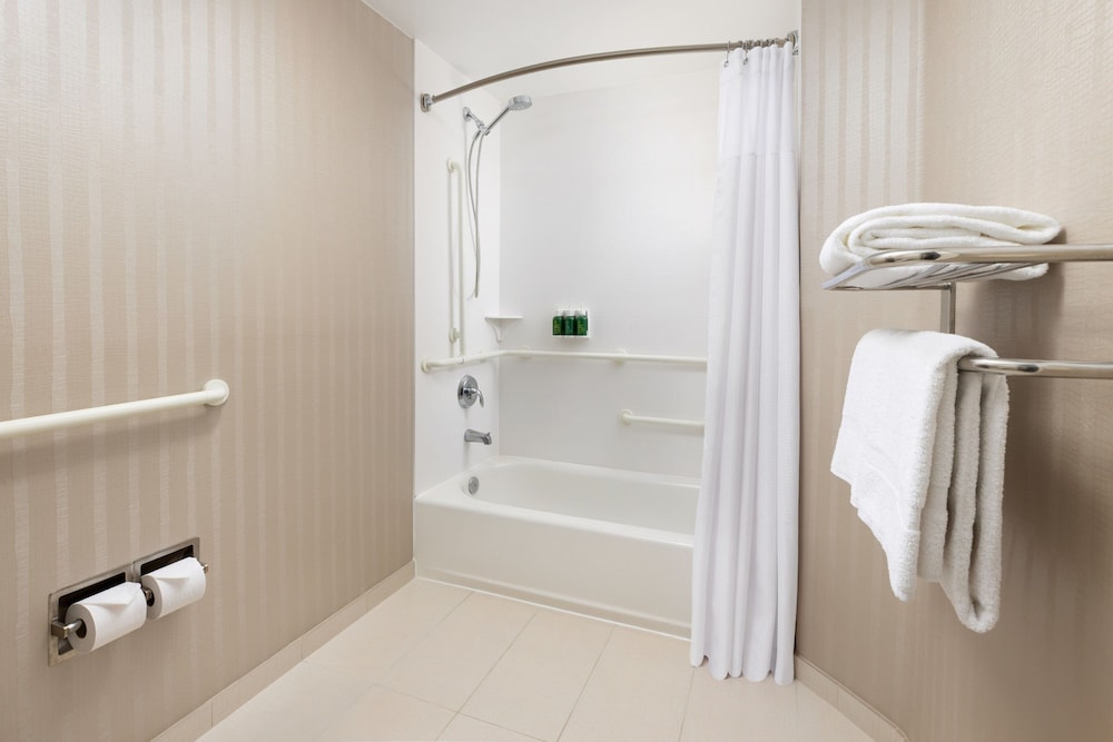 Suite - Photo 5