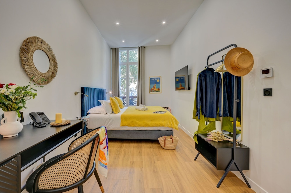 Superior Double Room, City View photo 1