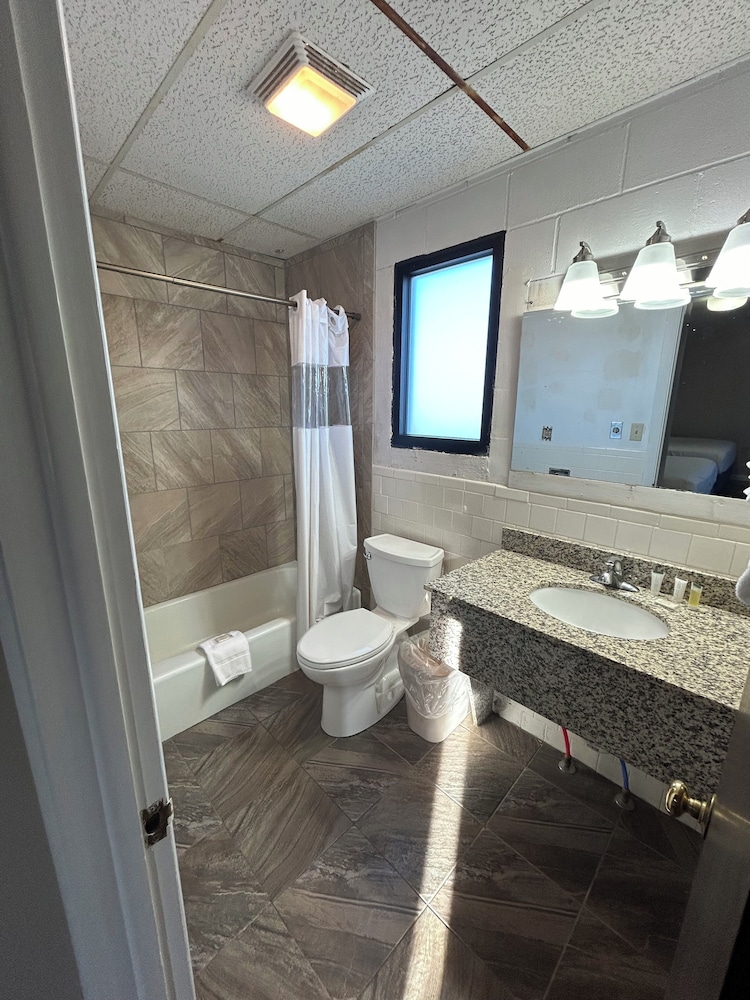 Suite, 2 Queen Beds, Non Smoking - Photo 4