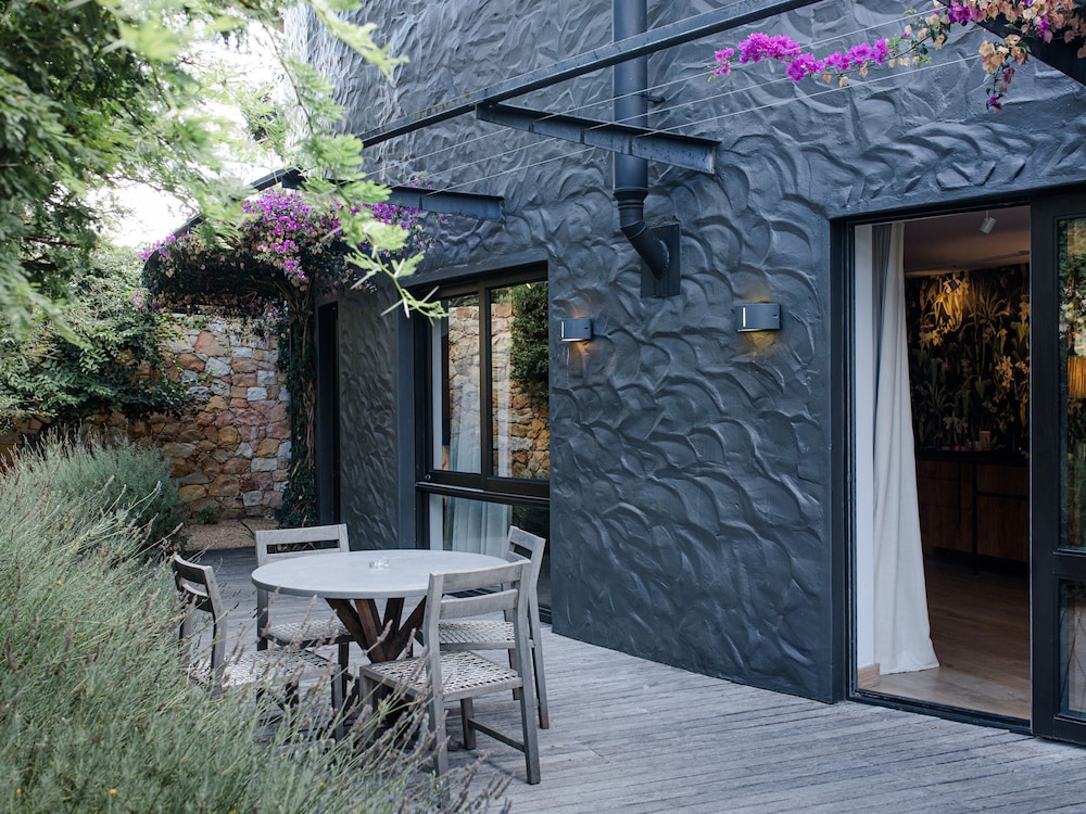 Maison Noir Opulent Garden Suite Room - Photo 4