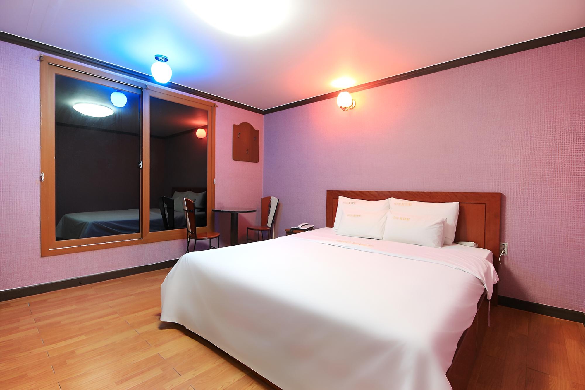 Room (Standard Room) - Photo 1