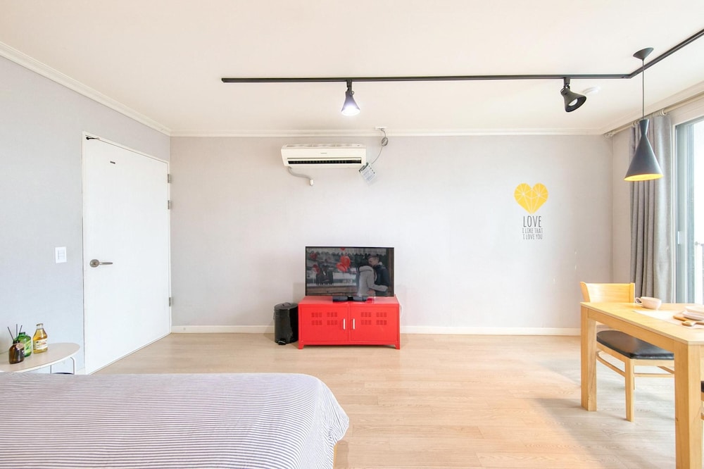 Basic Room, 1 Bedroom (301) - Photo 3