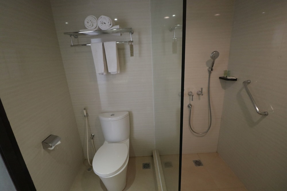Executive Room - Photo 3