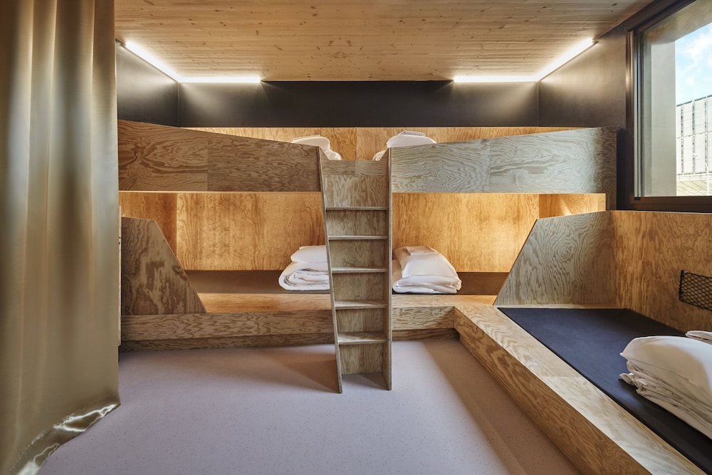 Private Ensuite Bedroom for 5 people - Photo 7