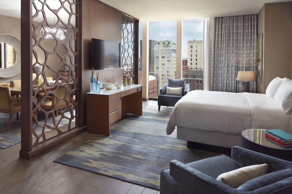 Suite, 1 Bedroom (Mobility Accessible, Tub) photo 2