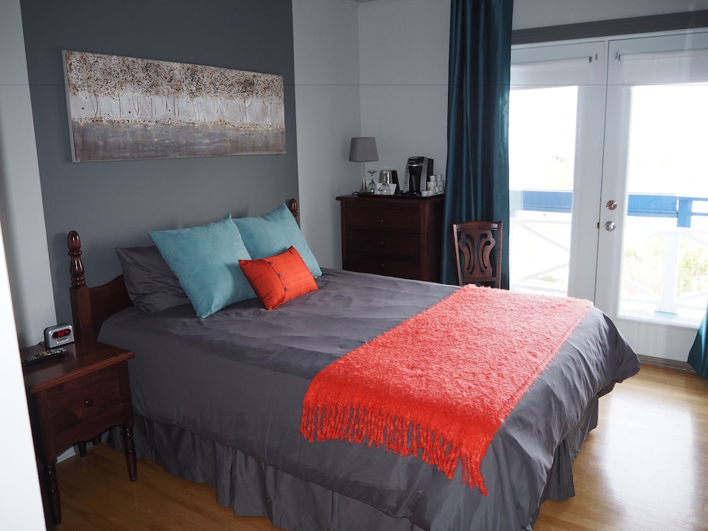 Room, 1 Queen Bed, Balcony, River View (Les campanules)