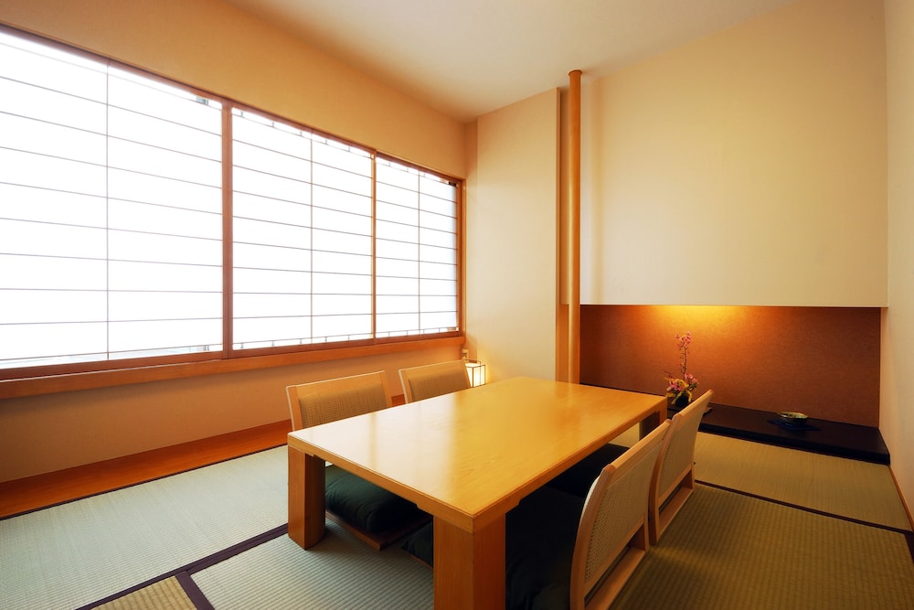 Japanese style room Smoking (Palace Side) thumbnail 5