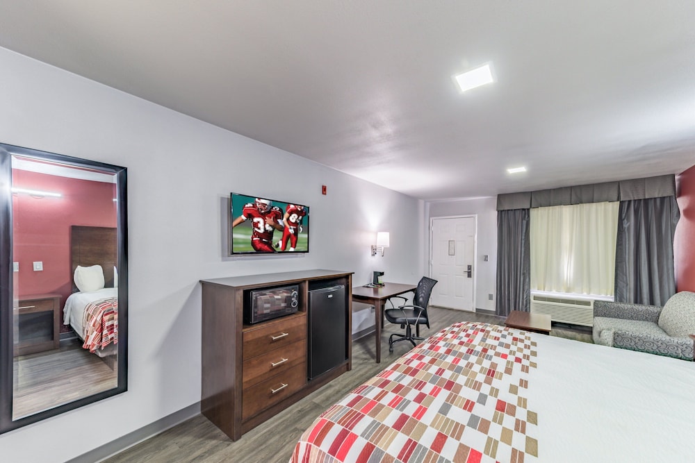 Superior Room, 1 King Bed with Sofa bed (Smoke Free) - Photo 3