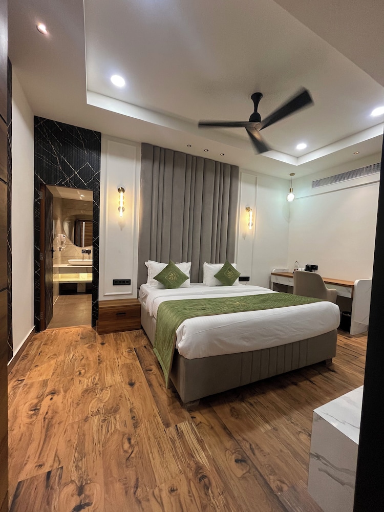 Executive Studio Suite