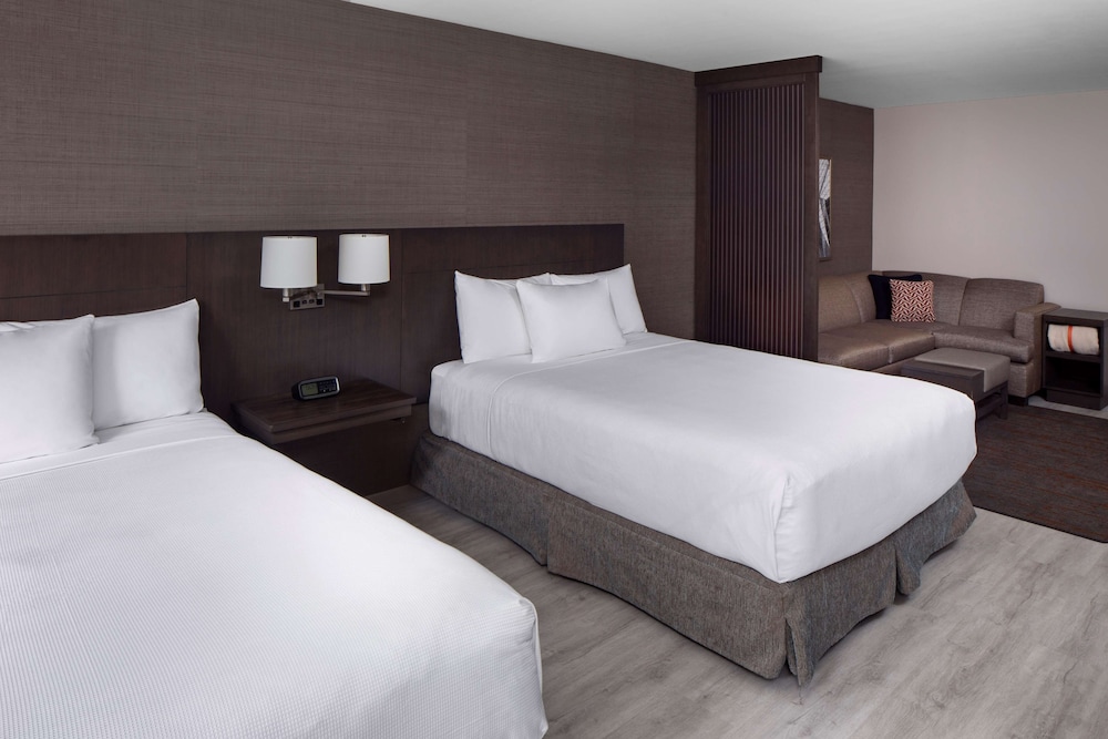 Suite, Multiple Beds - Photo 1