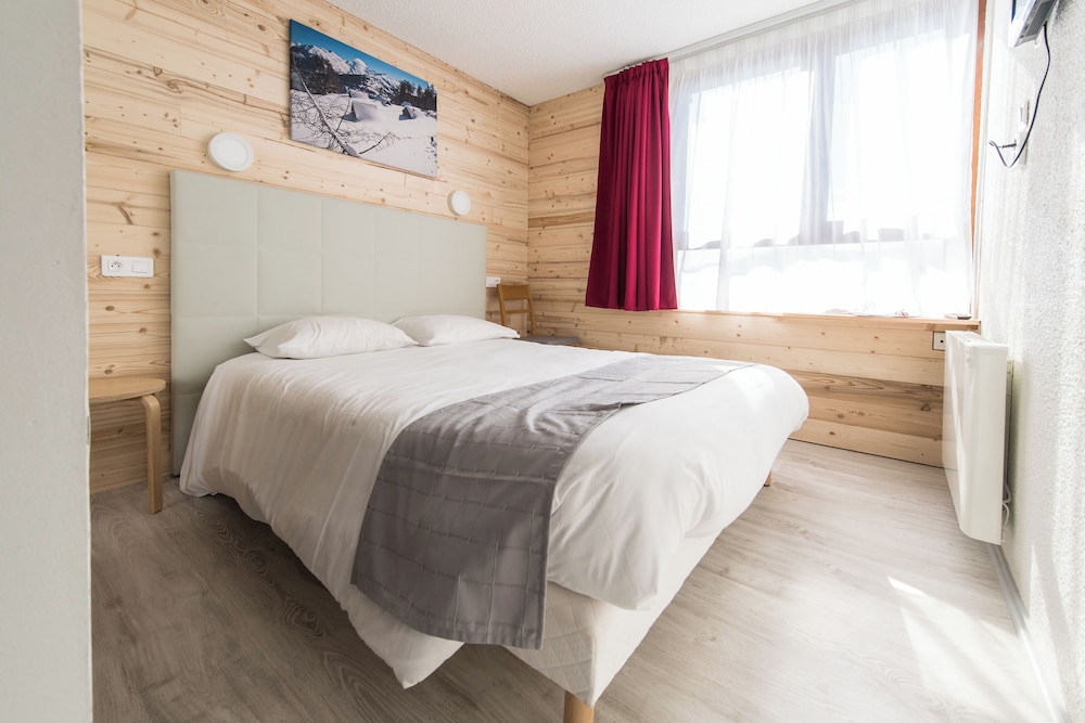 Comfort Triple Room (bunk beds only for kids 6-12 years old)