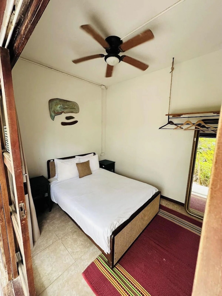 Basic Room, Shared Bathroom