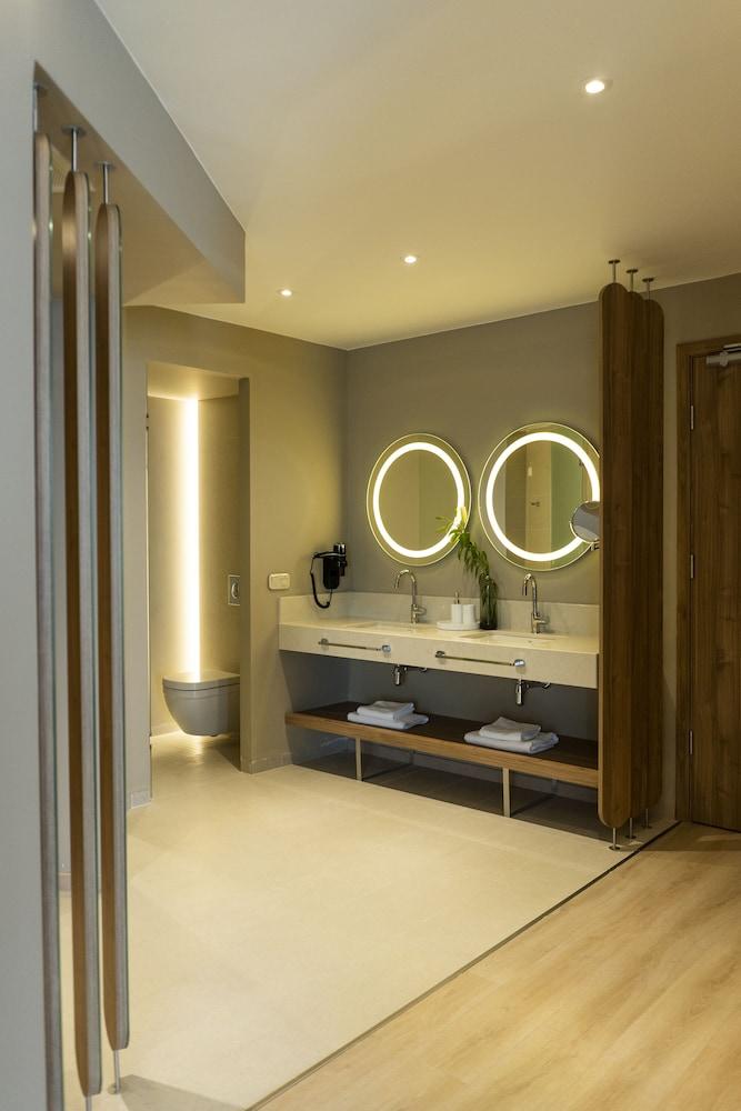 Premium Side Sea View Room photo 3